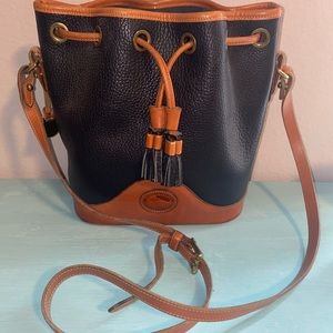VINTAGE Dooney and Bourke Drawstring Bucket Bag ❀